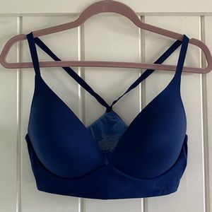 Victoria’s Secret Lightly Lined Plunge Bra